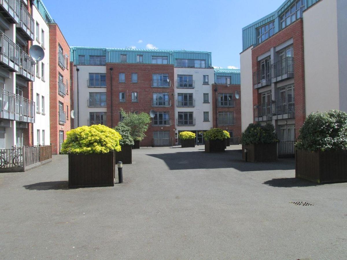 City Centre Flat Ideal For Contractors, Families & Relocators - Disable People Welcome - Free Parking, Fast Wifi, Smart Tv And 2 Bathrooms, 7Min Walk From Train Station! Coventry Ngoại thất bức ảnh